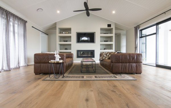 Rustic Cambridge Residence Rustic Cambridge Residence